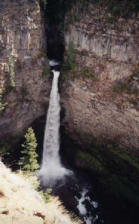 Spahats Falls (Wells Gray)
